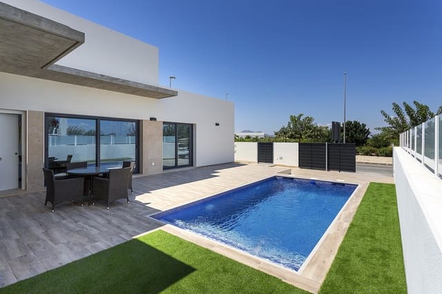 3 sovrum Villa till salu i Daya Nueva med pool - 331 000 € (Ref: 10008256)