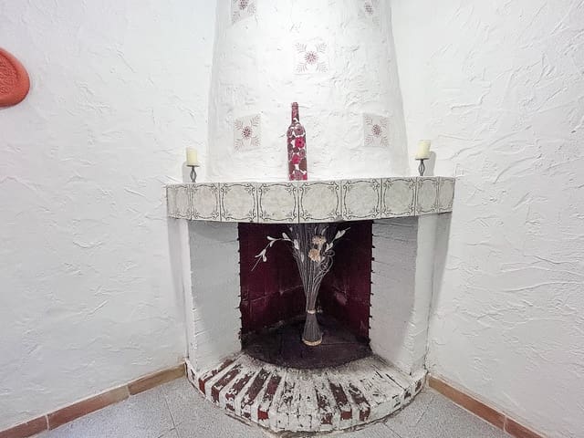4 quarto Casa em Banda para venda em Onil - 90 000 € (Ref: 10008269)