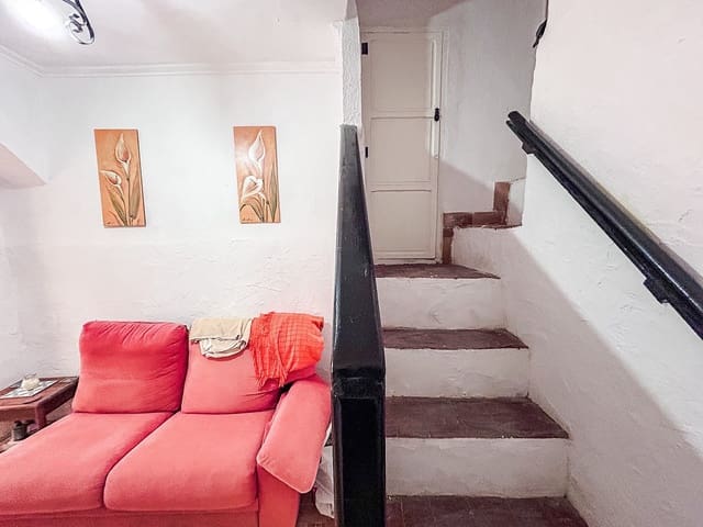 4 quarto Casa em Banda para venda em Onil - 90 000 € (Ref: 10008269)