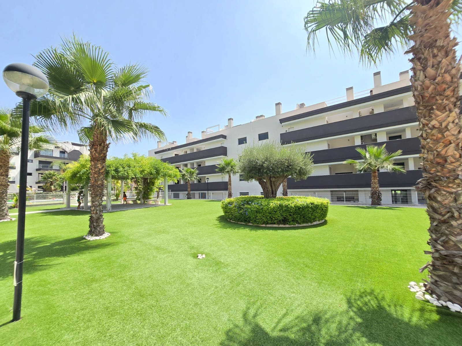 2 soveværelse Lejlighed til salg i Villamartin med swimmingpool garage - € 229.000 (Ref: 10012795)