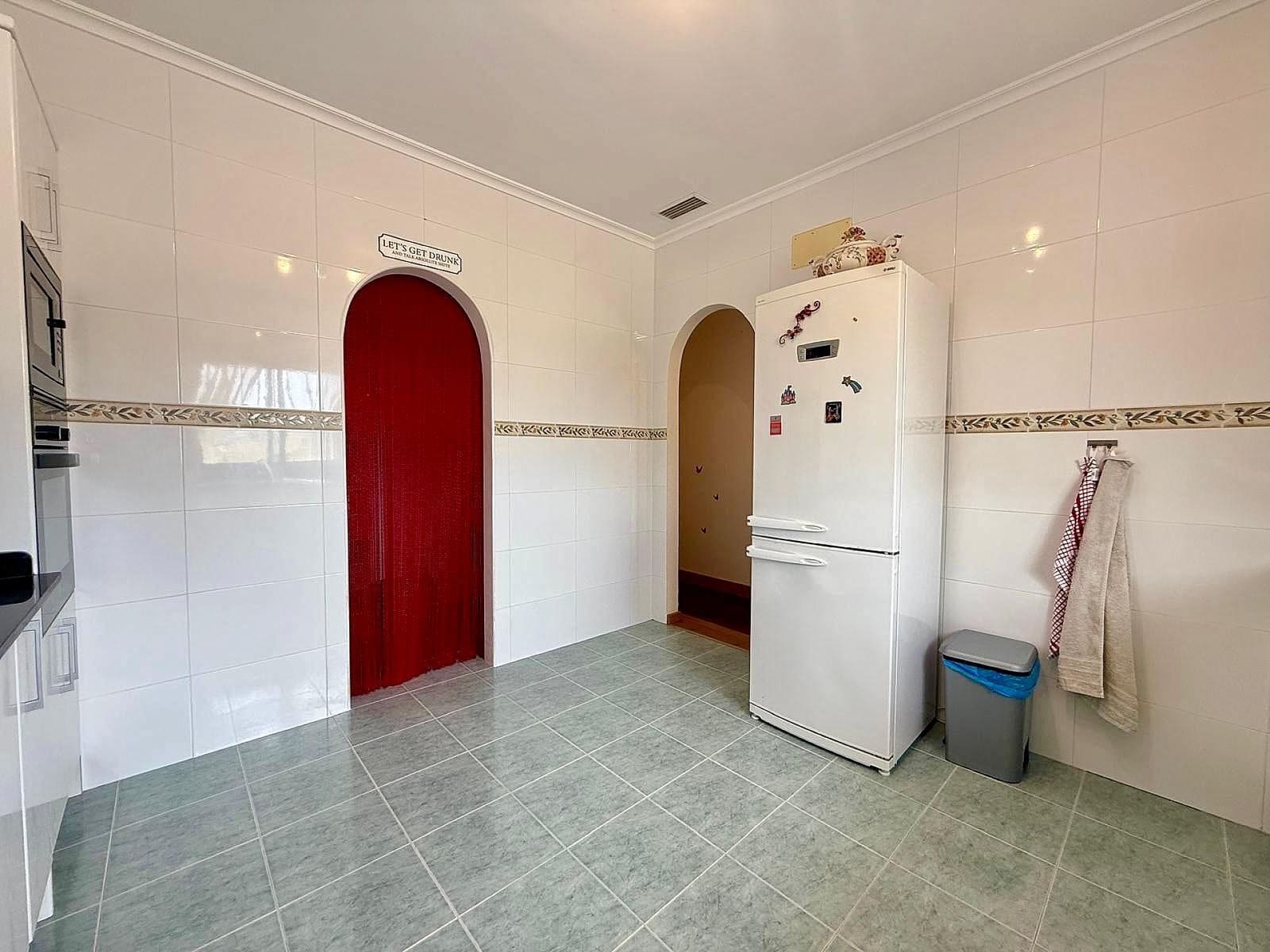 3 slaapkamer Villa te koop in Pinoso met zwembad garage - € 299.995 (Ref: 10026698)