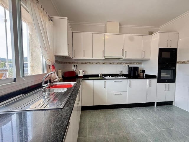 3 slaapkamer Villa te koop in Pinoso met zwembad garage - € 299.995 (Ref: 10026698)