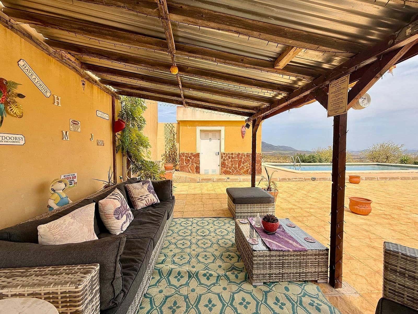3 slaapkamer Villa te koop in Pinoso met zwembad garage - € 299.995 (Ref: 10026698)