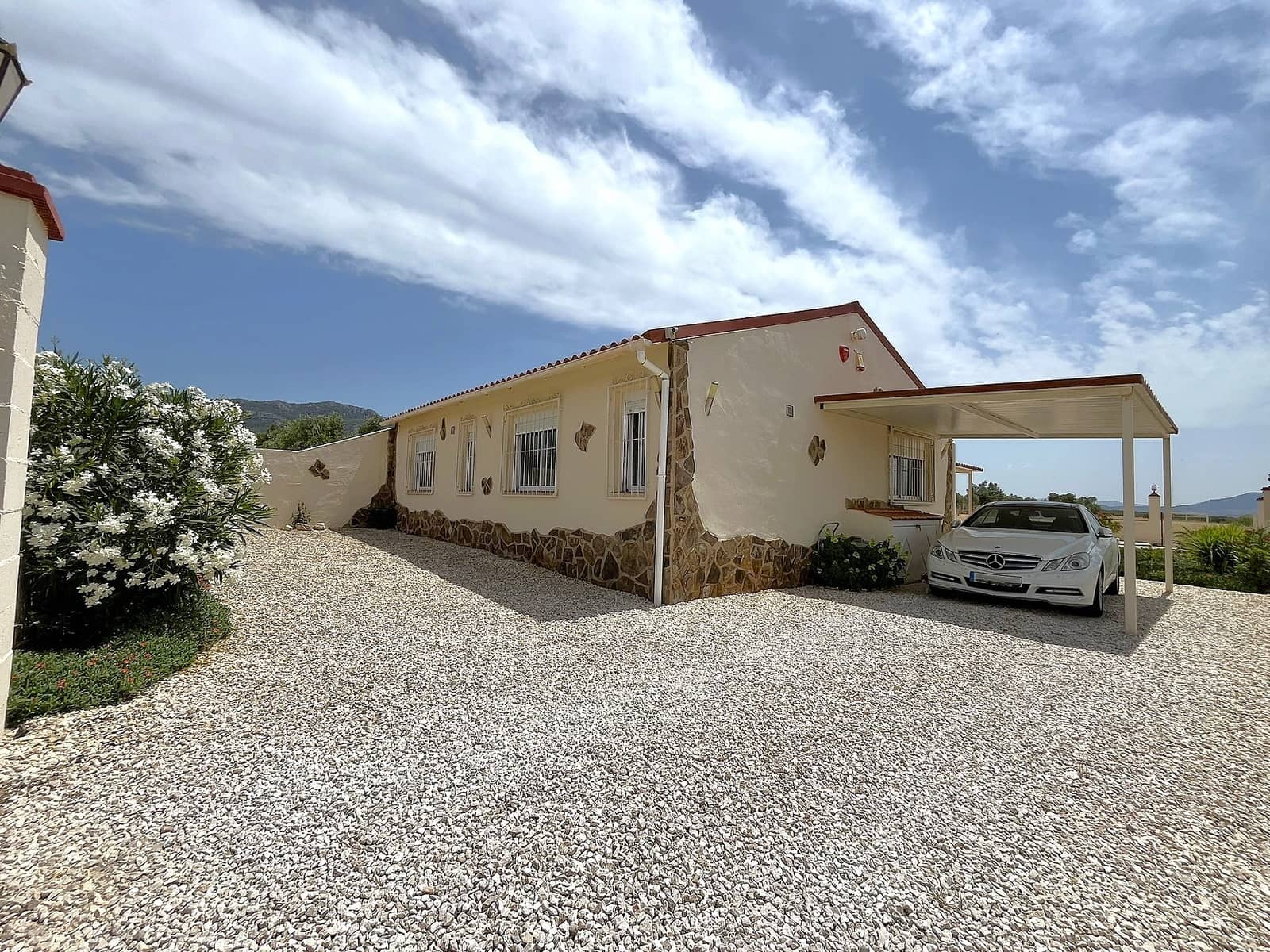 3 sovrum Finca/Hus på landet till salu i Villena med garage - 229 000 € (Ref: 10029985)