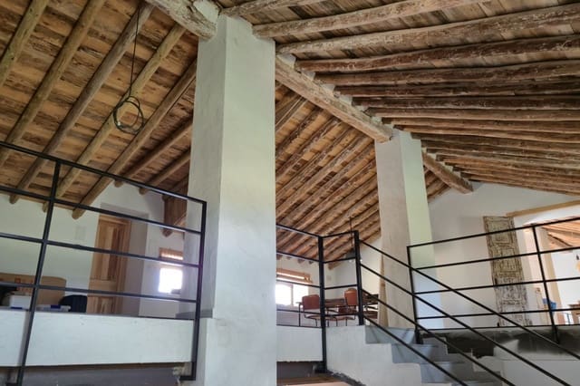 5 camera da letto Commerciale in vendita in Almansa con piscina garage - 749.000 € (Rif: 10031418)