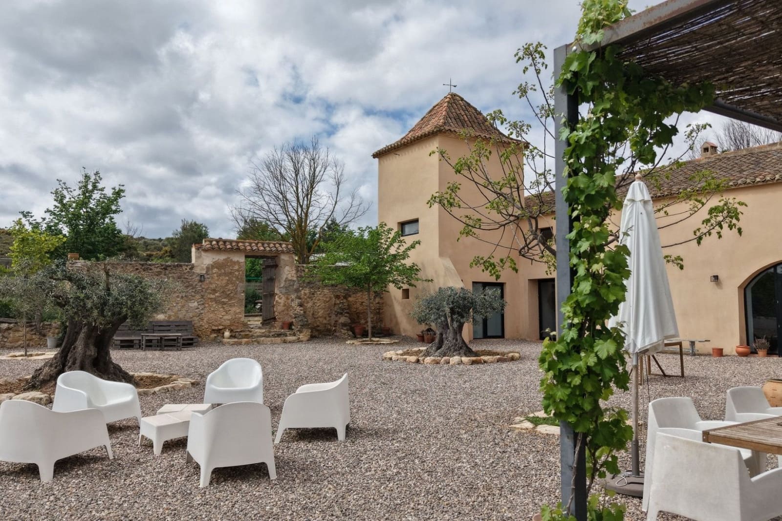 5 camera da letto Commerciale in vendita in Almansa con piscina garage - 749.000 € (Rif: 10031418)