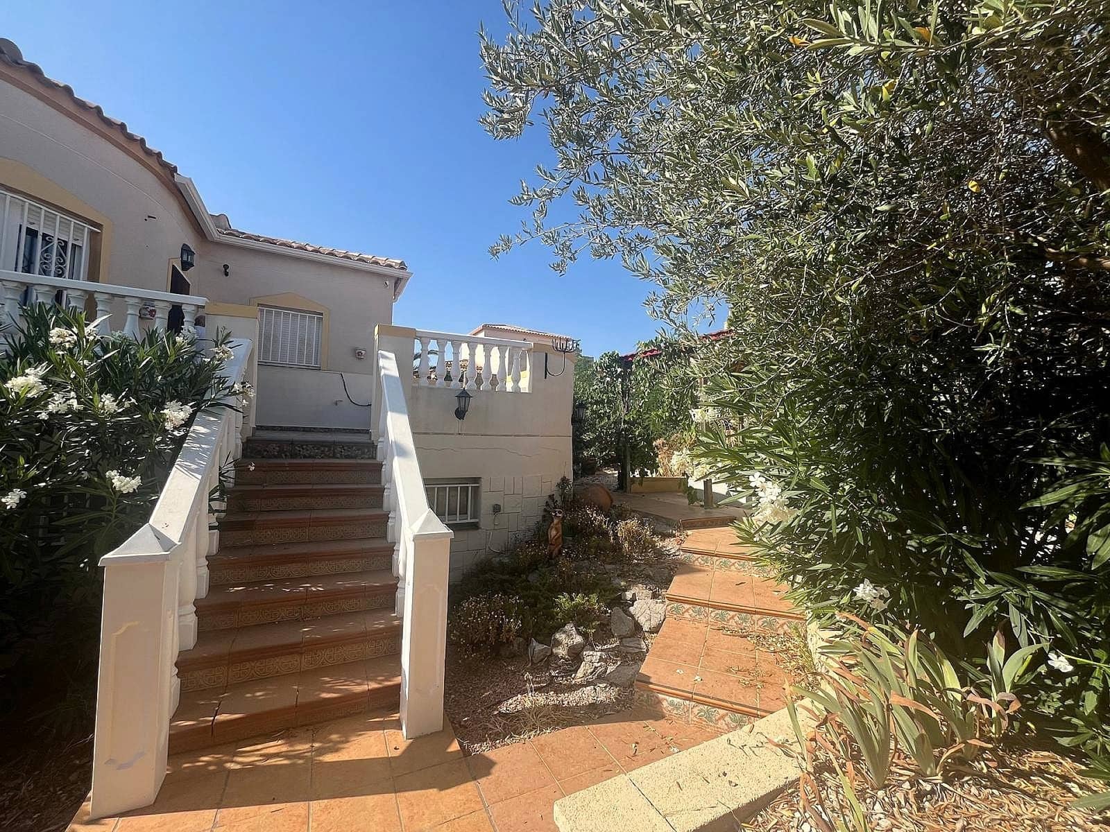 3 Zimmer Villa zu verkaufen in Castalla mit Pool Garage - 280.000 € (Ref: 10031419)
