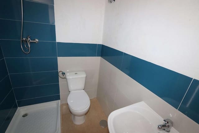 11 slaapkamer Commercieel te koop in Fortuna met zwembad garage - € 360.000 (Ref: 10037806)