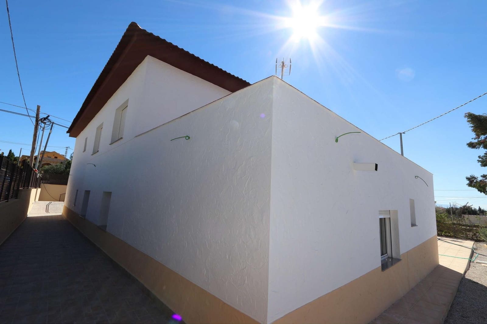11 slaapkamer Commercieel te koop in Fortuna met zwembad garage - € 360.000 (Ref: 10037806)