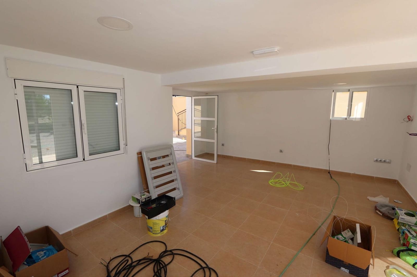 11 slaapkamer Commercieel te koop in Fortuna met zwembad garage - € 360.000 (Ref: 10037806)
