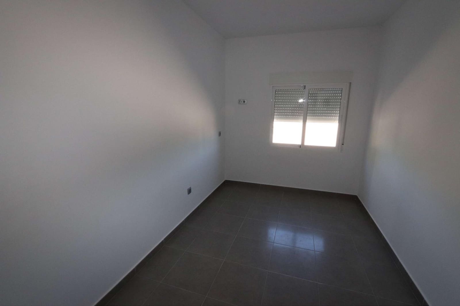 11 slaapkamer Commercieel te koop in Fortuna met zwembad garage - € 360.000 (Ref: 10037806)