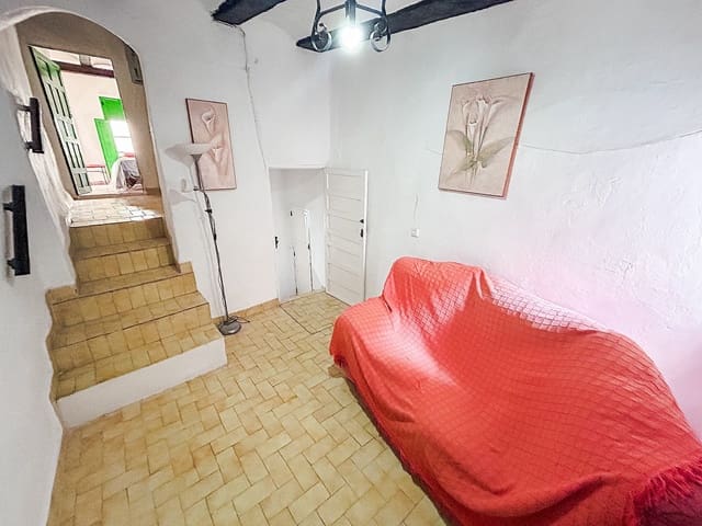 4 slaapkamer Huis te koop in Onil - € 90.000 (Ref: 10044408)