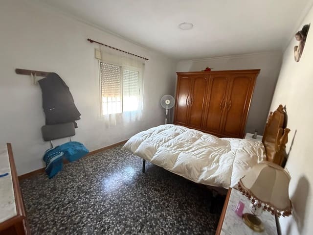 4 bedroom Finca/Country House for sale in Pinoso with pool garage - € 184,900 (Ref: 10046784)