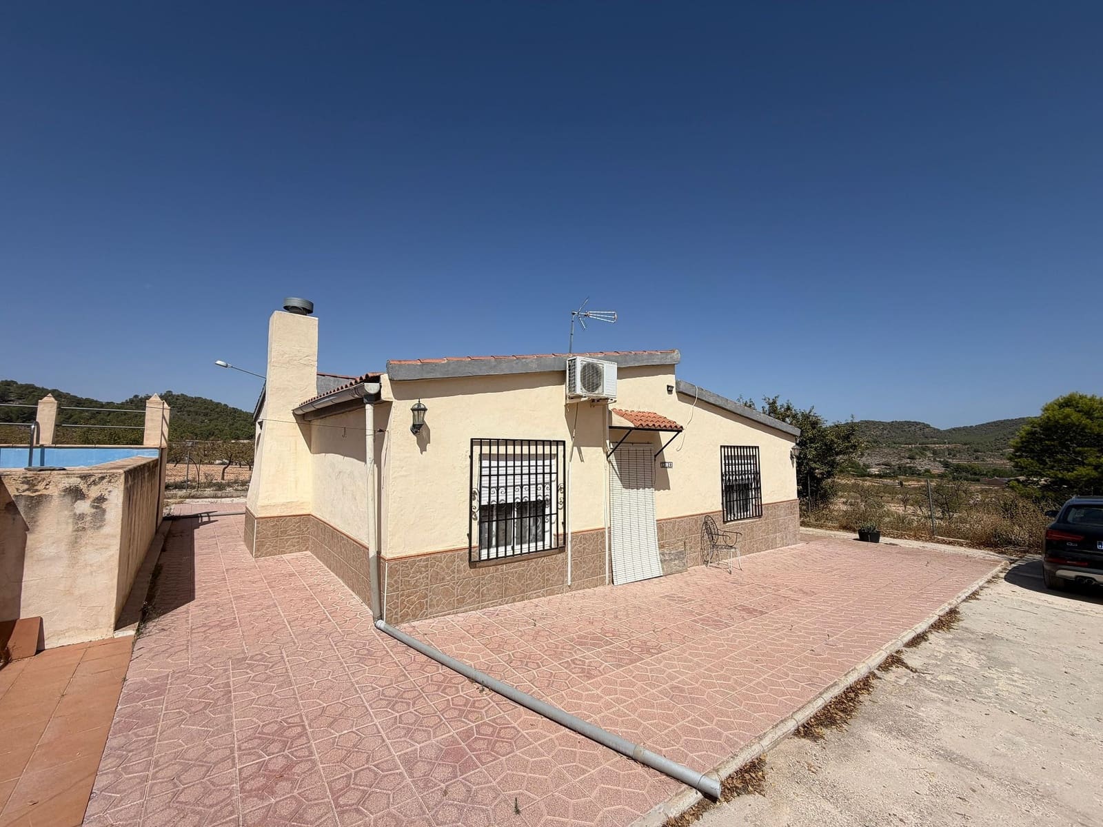 4 bedroom Finca/Country House for sale in Pinoso with pool garage - € 184,900 (Ref: 10046784)
