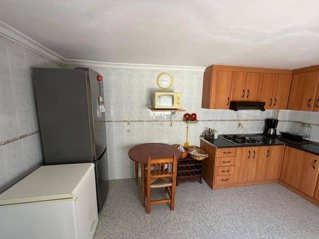 4 bedroom Finca/Country House for sale in Pinoso with pool garage - € 184,900 (Ref: 10046784)