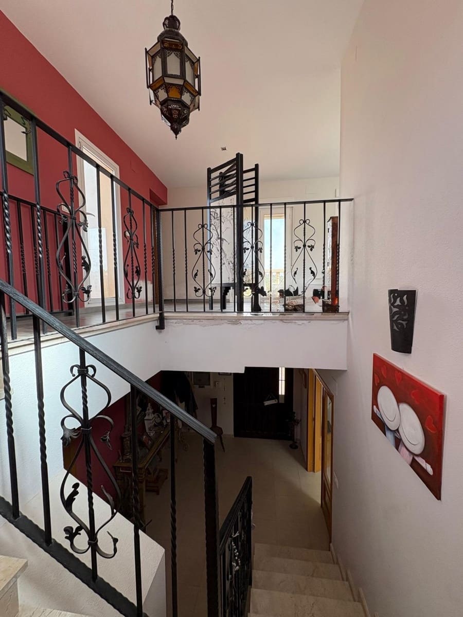 6 bedroom Villa for sale in Encebras with pool - € 649,995 (Ref: 10049901)