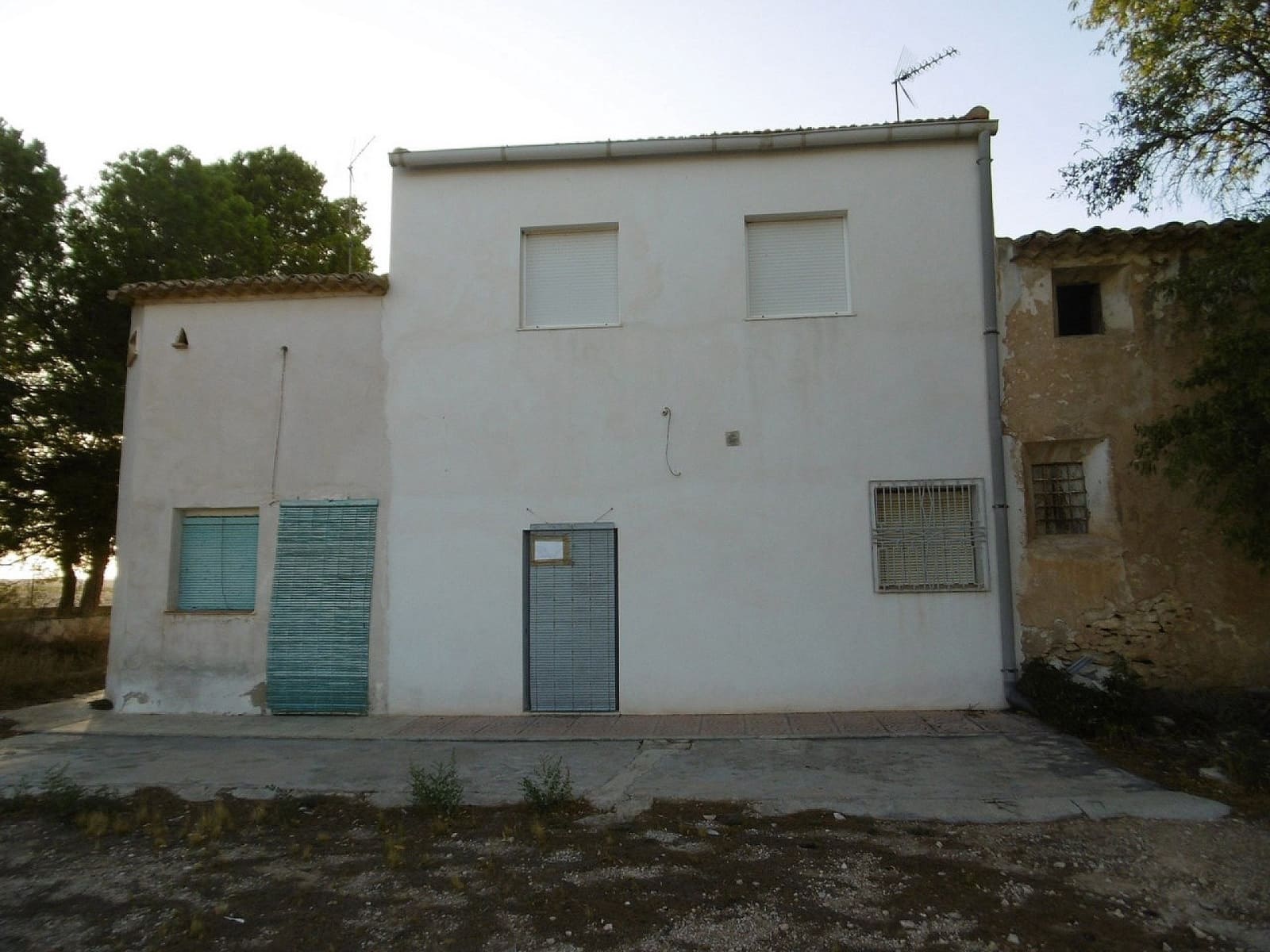 3 slaapkamer Finca/Landhuis te koop in Yecla met garage - € 46.000 (Ref: 10061216)