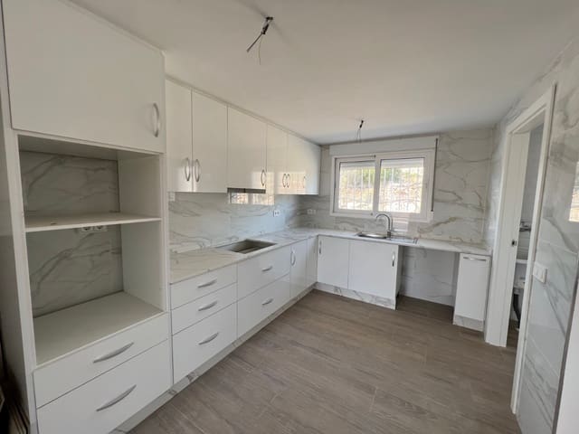 3 slaapkamer Villa te koop in Jumilla met zwembad garage - € 387.000 (Ref: 10066980)