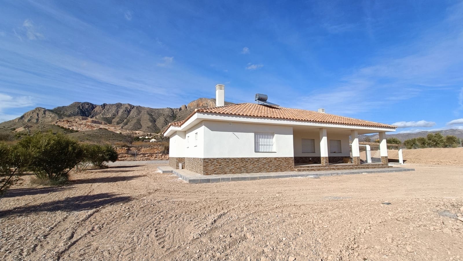 3 slaapkamer Villa te koop in Jumilla met zwembad garage - € 387.000 (Ref: 10066980)