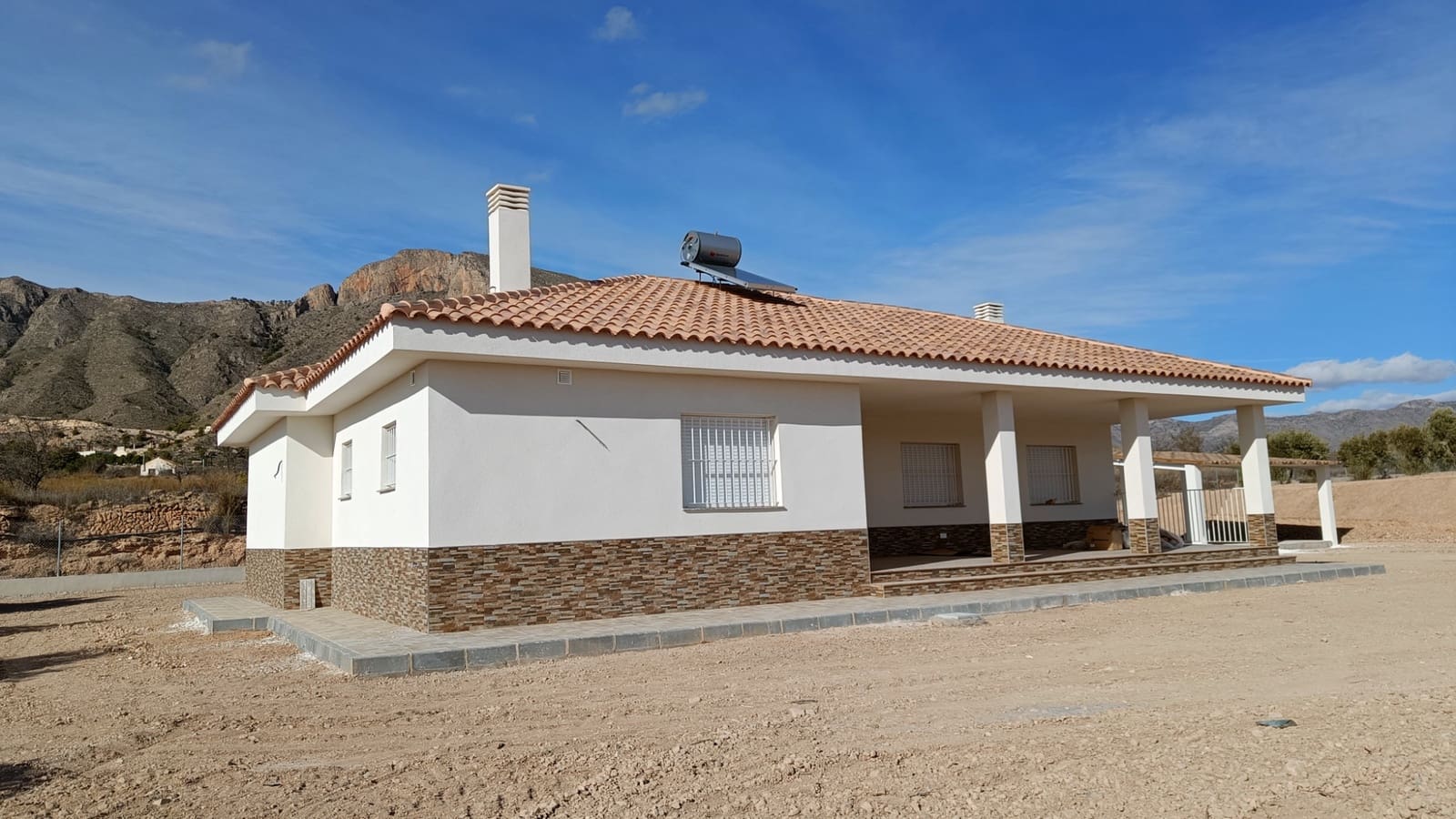 3 slaapkamer Villa te koop in Jumilla met zwembad garage - € 387.000 (Ref: 10066980)
