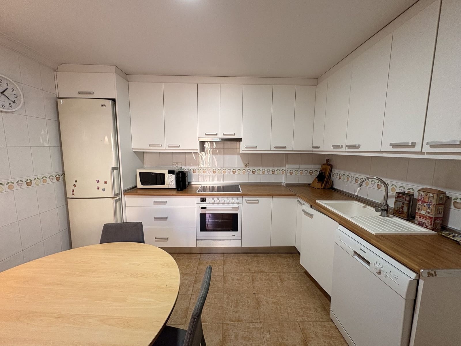 4 slaapkamer Halfvrijstaande villa te koop in Petrel / Petrer met garage - € 259.995 (Ref: 10077567)