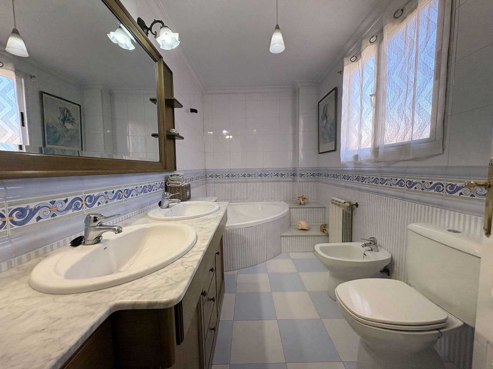 4 slaapkamer Halfvrijstaande villa te koop in Petrel / Petrer met garage - € 259.995 (Ref: 10077567)