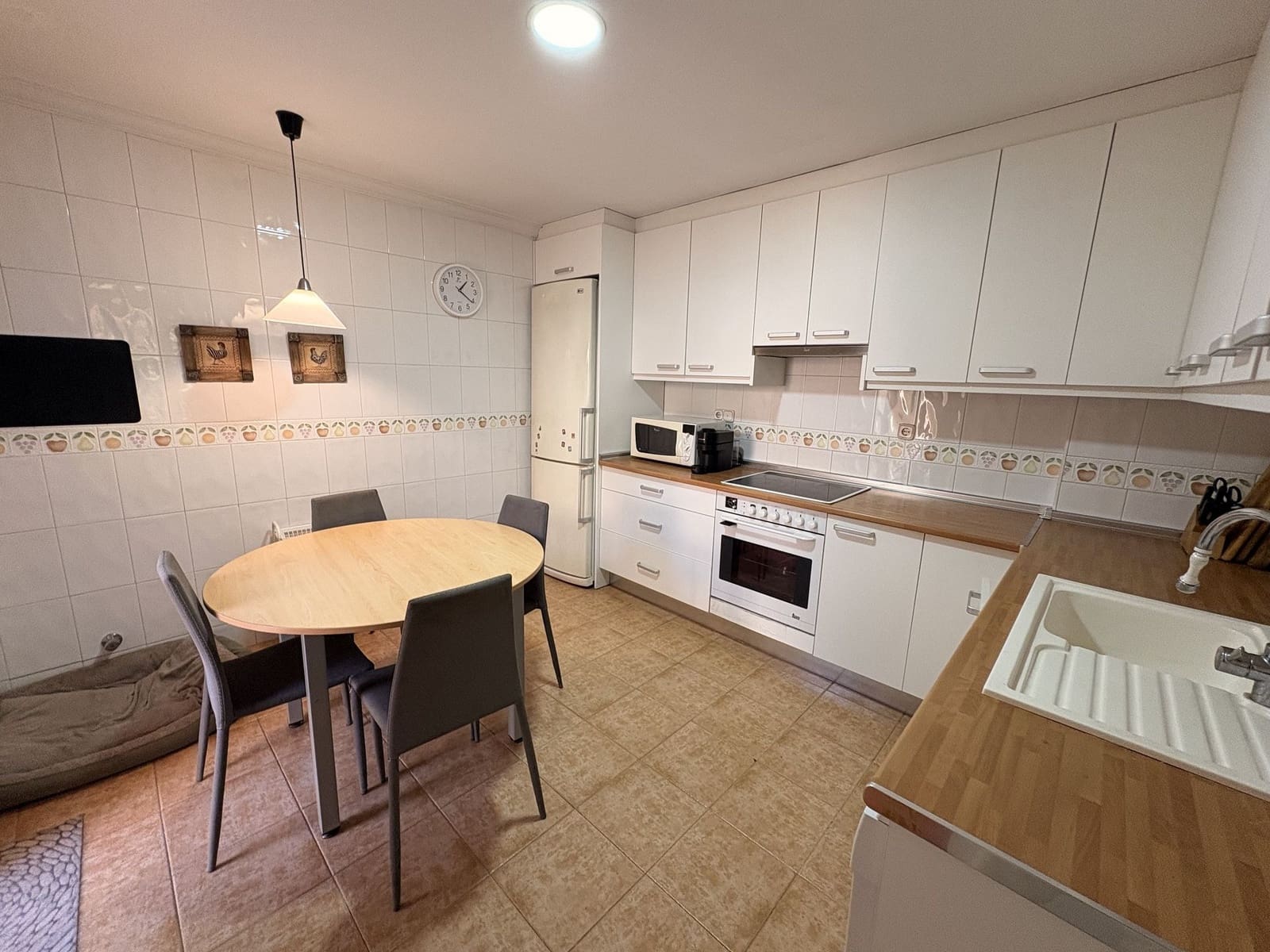 4 slaapkamer Halfvrijstaande villa te koop in Petrel / Petrer met garage - € 259.995 (Ref: 10077567)