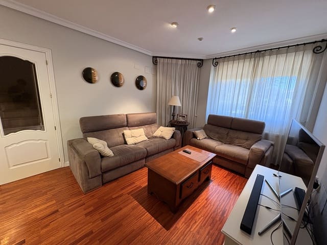 4 slaapkamer Halfvrijstaande villa te koop in Petrel / Petrer met garage - € 259.995 (Ref: 10077567)
