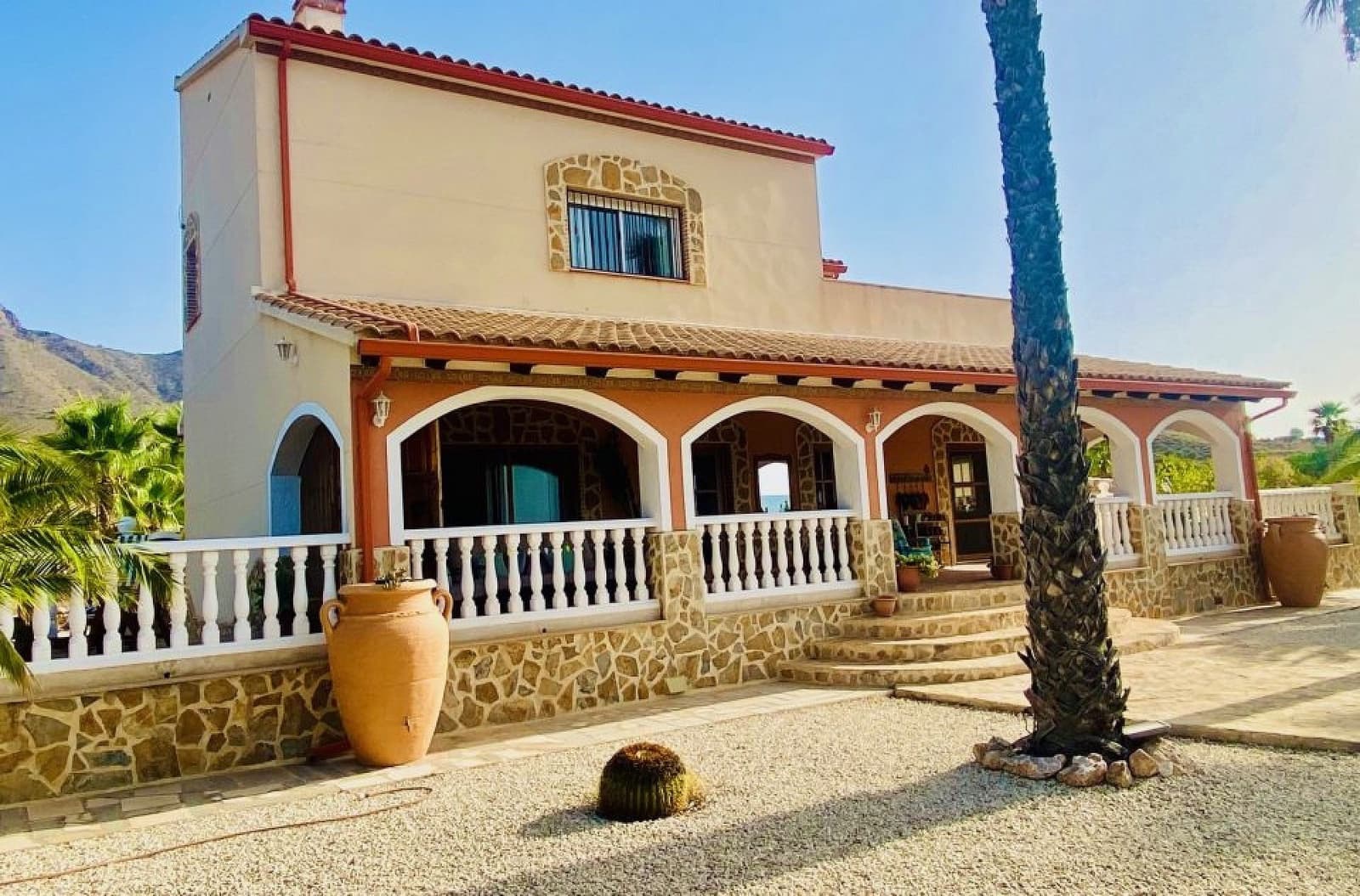 Chalet de 4 habitaciones en La Canalosa en venta con piscina garaje - 545.000 € (Ref: 10085445)