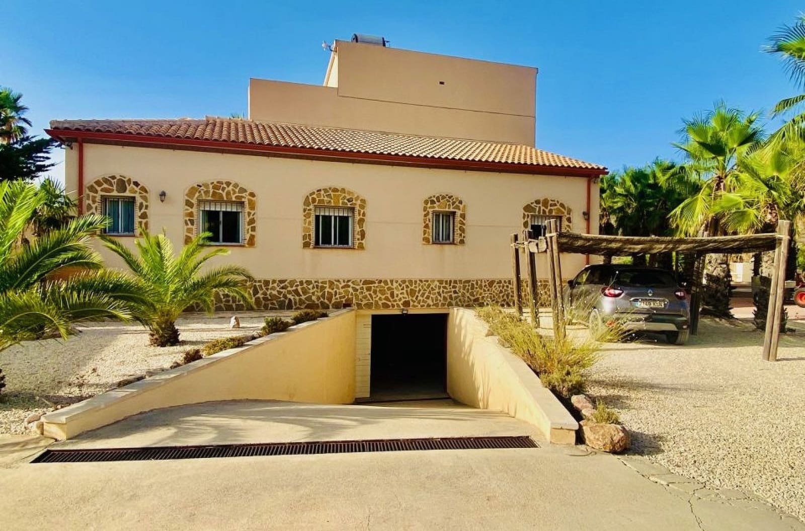 Chalet de 4 habitaciones en La Canalosa en venta con piscina garaje - 545.000 € (Ref: 10085445)