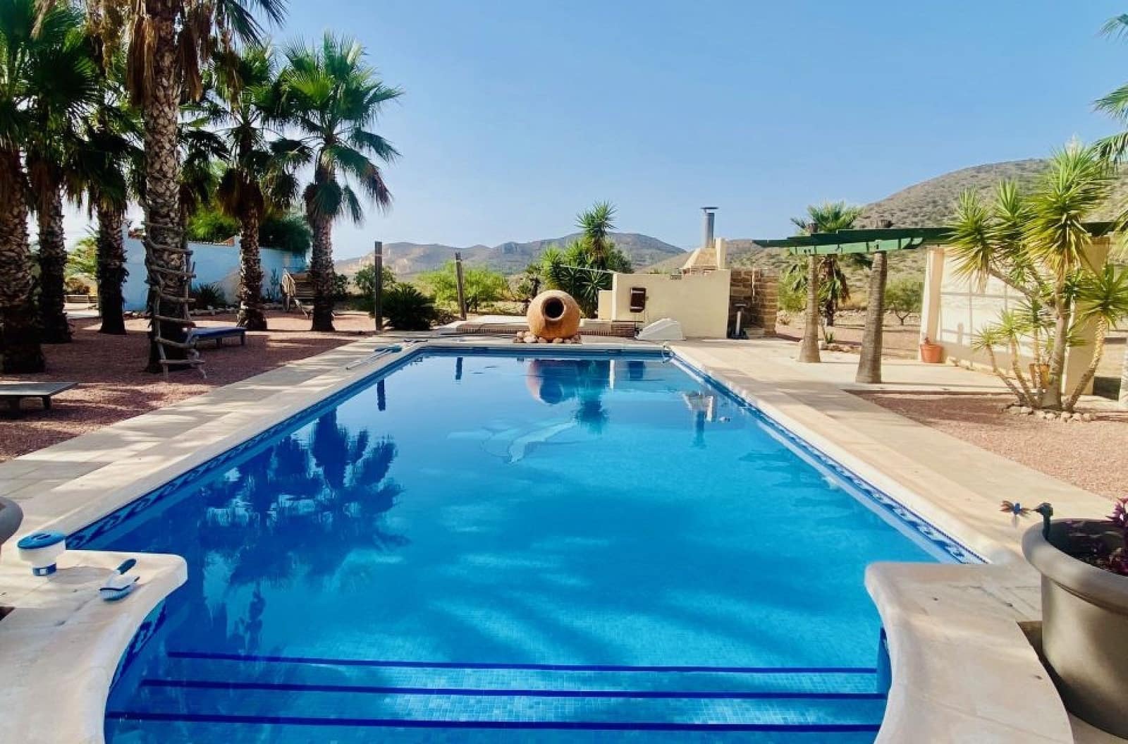 Chalet de 4 habitaciones en La Canalosa en venta con piscina garaje - 545.000 € (Ref: 10085445)
