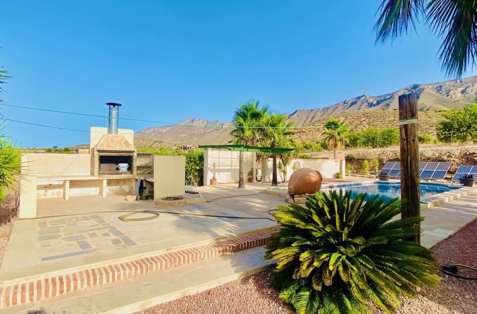 Chalet de 4 habitaciones en La Canalosa en venta con piscina garaje - 545.000 € (Ref: 10085445)