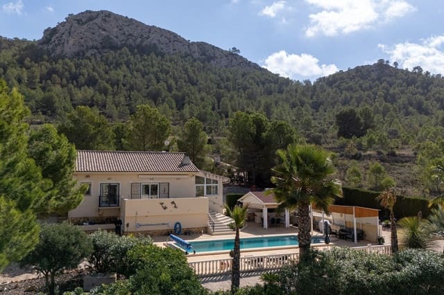 Chalet de 4 habitaciones en La Zarza, Jumilla en venta con piscina garaje - 385.000 € (Ref: 10094154)