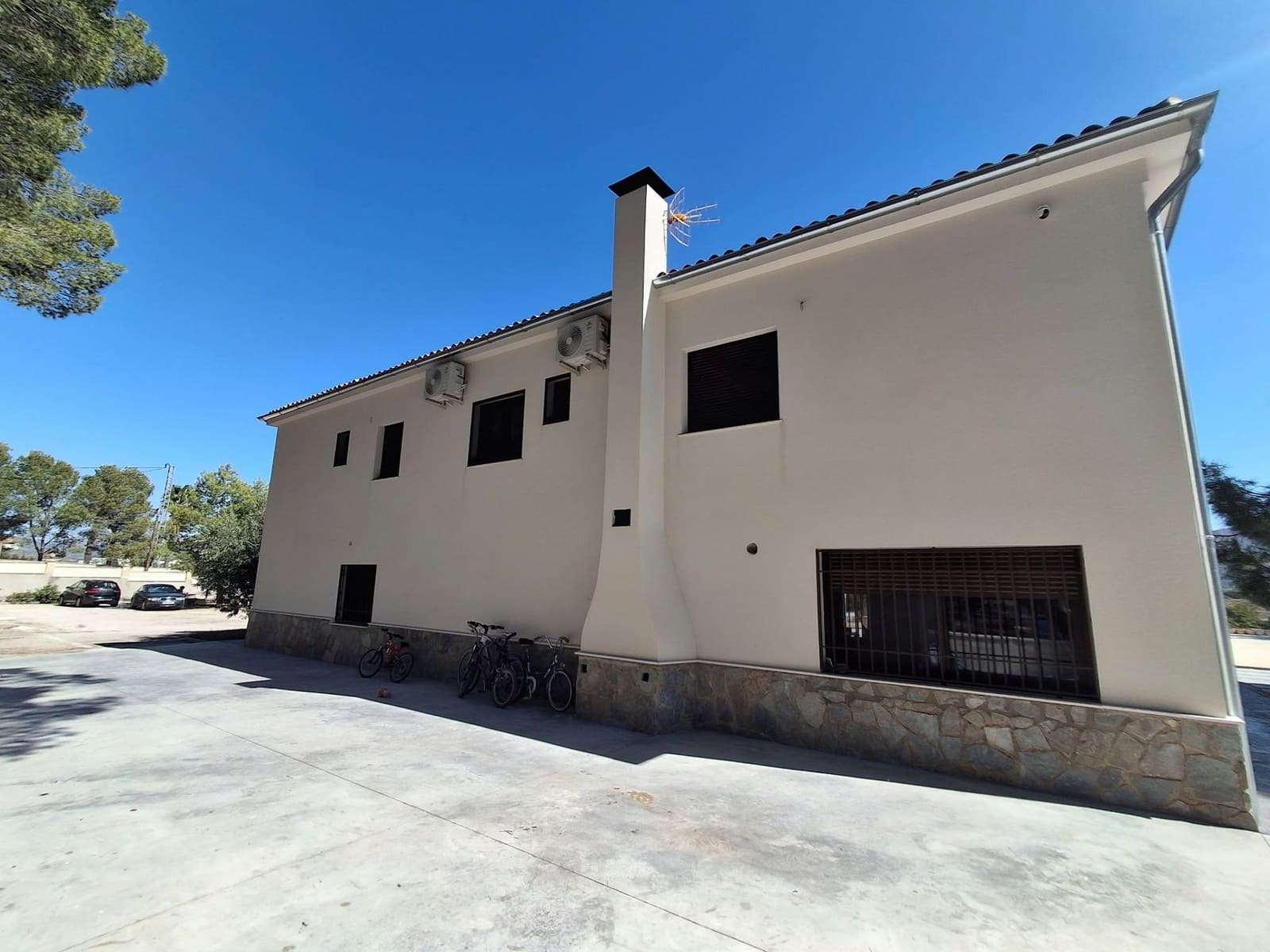 7 quarto Moradia para venda em Sax com piscina garagem - 599 000 € (Ref: 10123371)