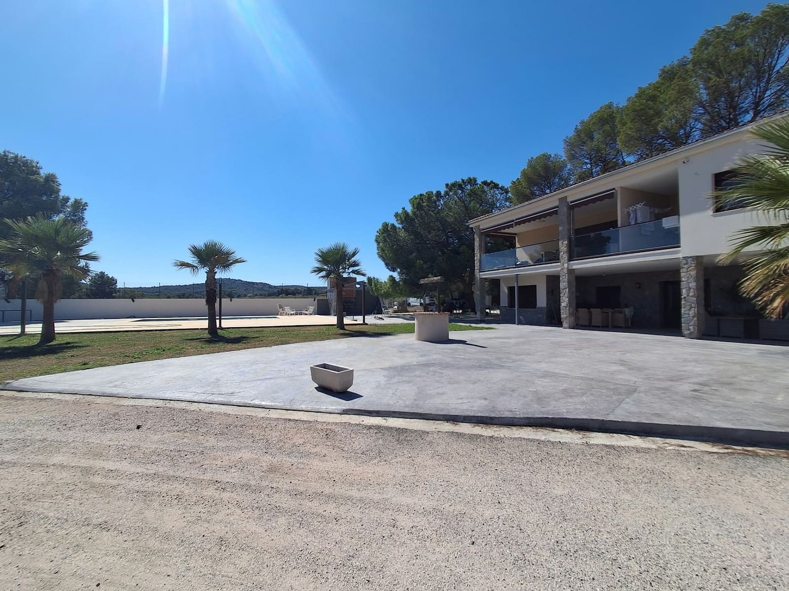 7 quarto Moradia para venda em Sax com piscina garagem - 599 000 € (Ref: 10123371)