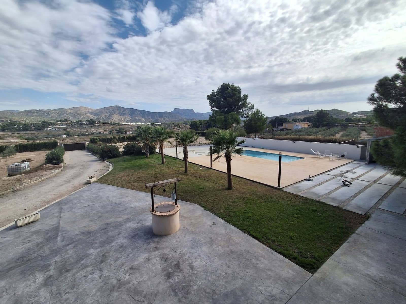 7 quarto Moradia para venda em Sax com piscina garagem - 599 000 € (Ref: 10123371)