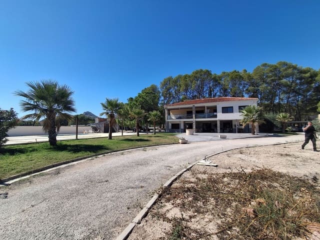 7 quarto Moradia para venda em Sax com piscina garagem - 599 000 € (Ref: 10123371)