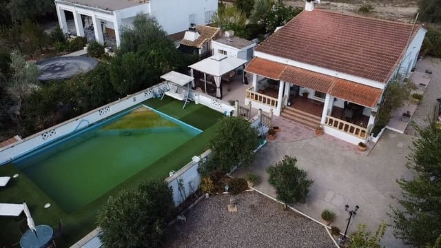 3 chambre Villa/Maison à vendre à Caudete avec piscine garage - 260 000 € (Ref: 10131116)
