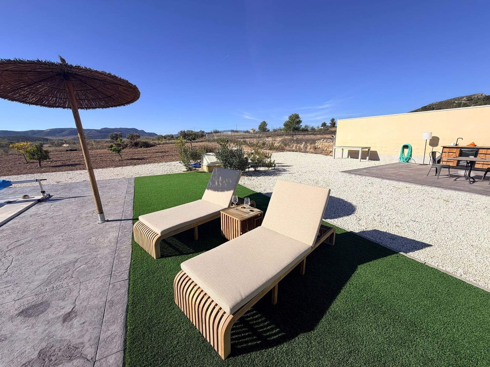 Chalet de 2 habitaciones en Pinoso en venta con piscina - 389.995 € (Ref: 10172252)