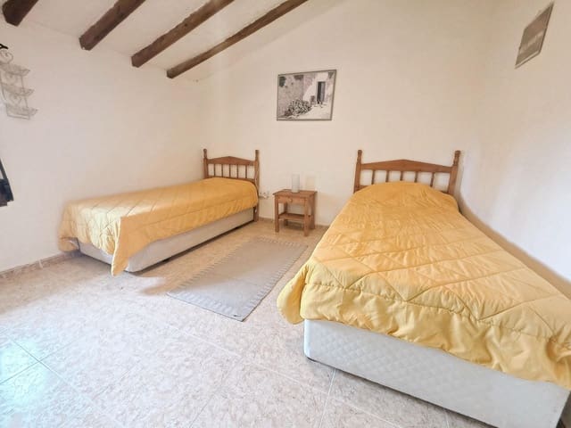 5 soverom Finca/Herregård til salgs i La Romana med svømmebasseng garasje - € 339 995 (Ref: 10172253)