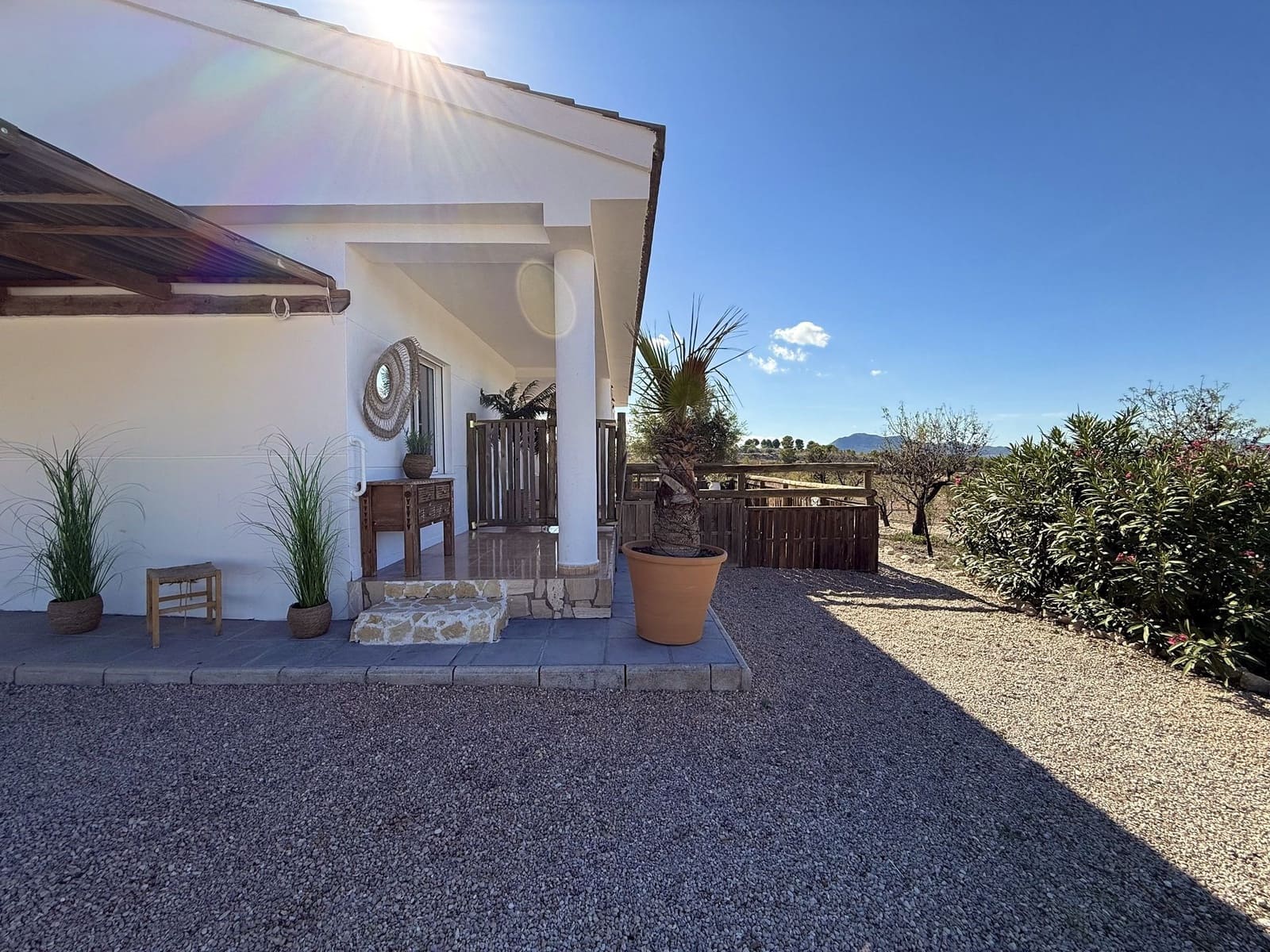 3 makuuhuone Huvila myytävänä paikassa Sax mukana uima-altaan 
autotalli - 395 000 € (Ref: 10177634)