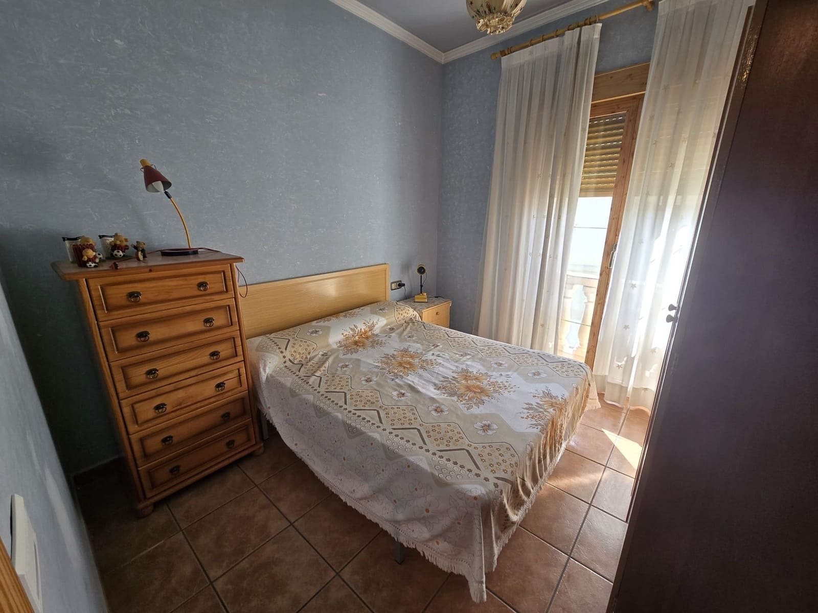 5 bedroom Townhouse for sale in Sax with garage - € 150,000 (Ref: 10179804)