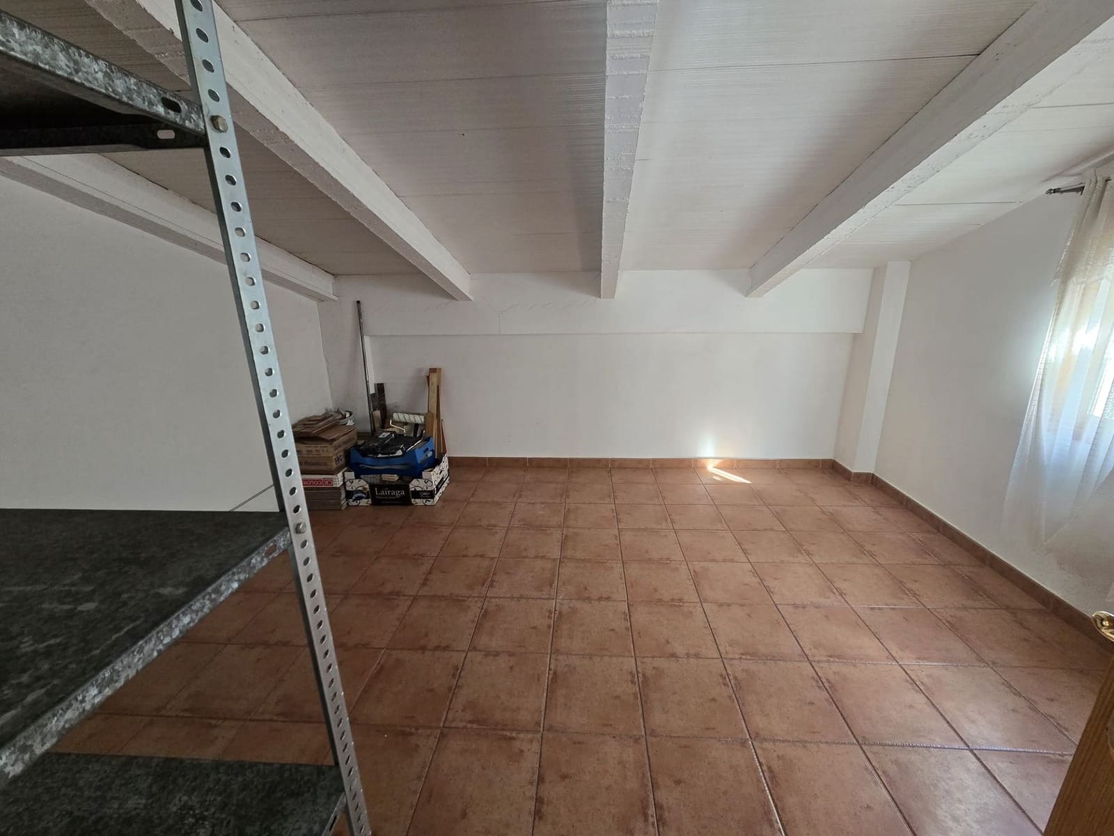 5 bedroom Townhouse for sale in Sax with garage - € 150,000 (Ref: 10179804)