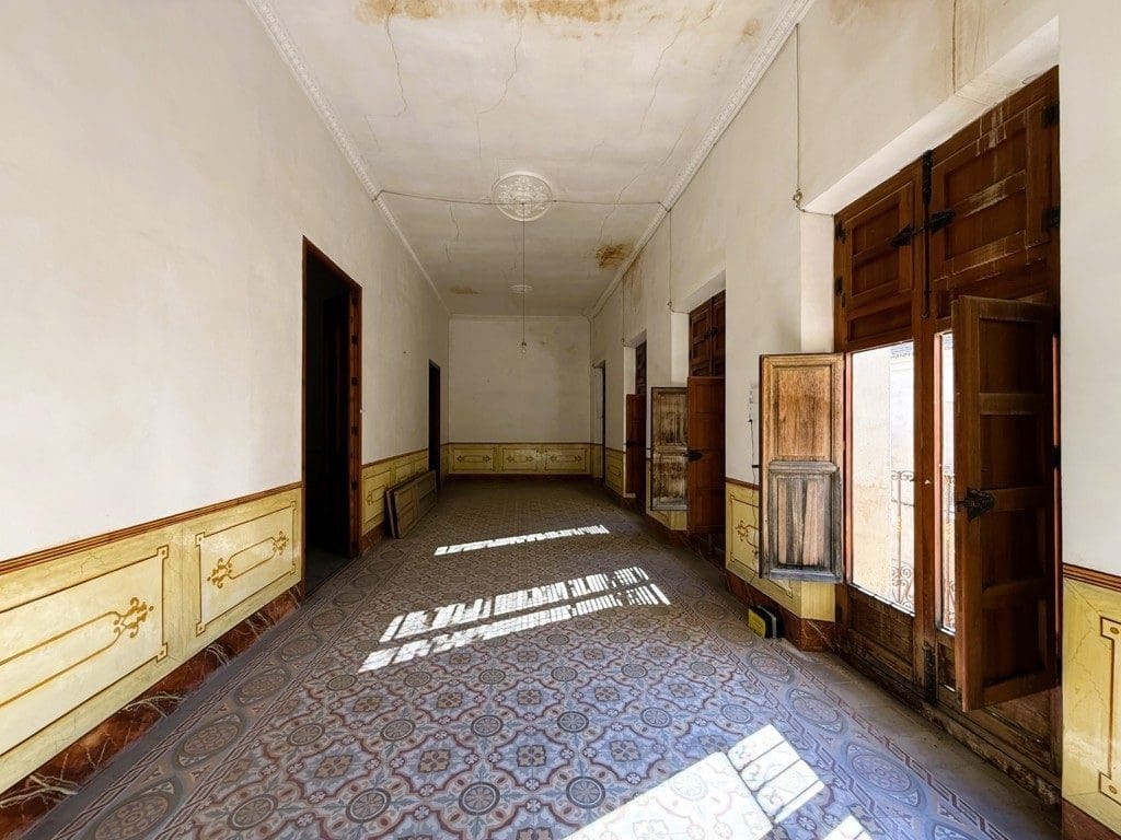7 Zimmer Haus zu verkaufen in Pinoso mit Garage - 135.000 € (Ref: 10179839)