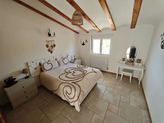 4 sypialnia Finka/Dom wiejski na sprzedaż w Caudete z basenem garażem - 375 000 € (Ref: 10182443)