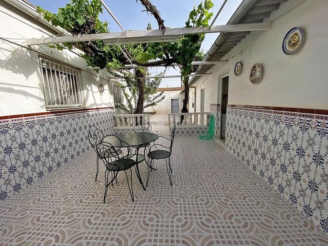 3 bedroom Townhouse for sale in Pinoso with garage - € 149,500 (Ref: 1902993)