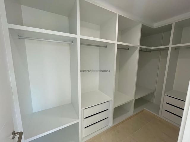 6 slaapkamer Villa te koop in Pinoso met garage - € 611.000 (Ref: 1984314)