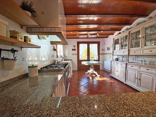 4 bedroom Finca/Country House for sale in Culebron, Pinoso - € 349,995 (Ref: 2007236)