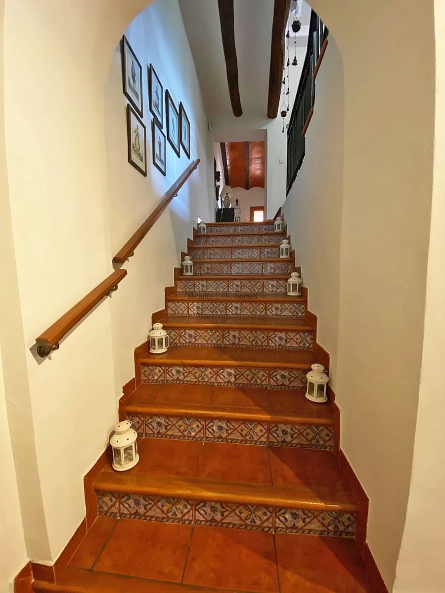 4 soveværelse Finca/Landehus til salg i Culebron - € 349.995 (Ref: 2007236)