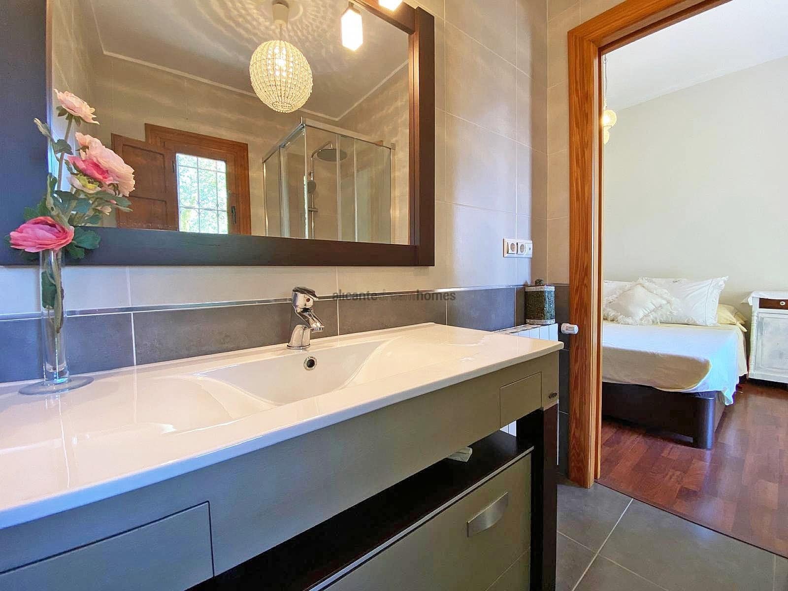 4 soveværelse Finca/Landehus til salg i Culebron - € 349.995 (Ref: 2007236)